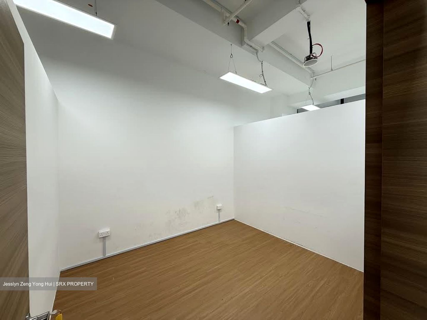 Woods Square (D25), Office #553302561